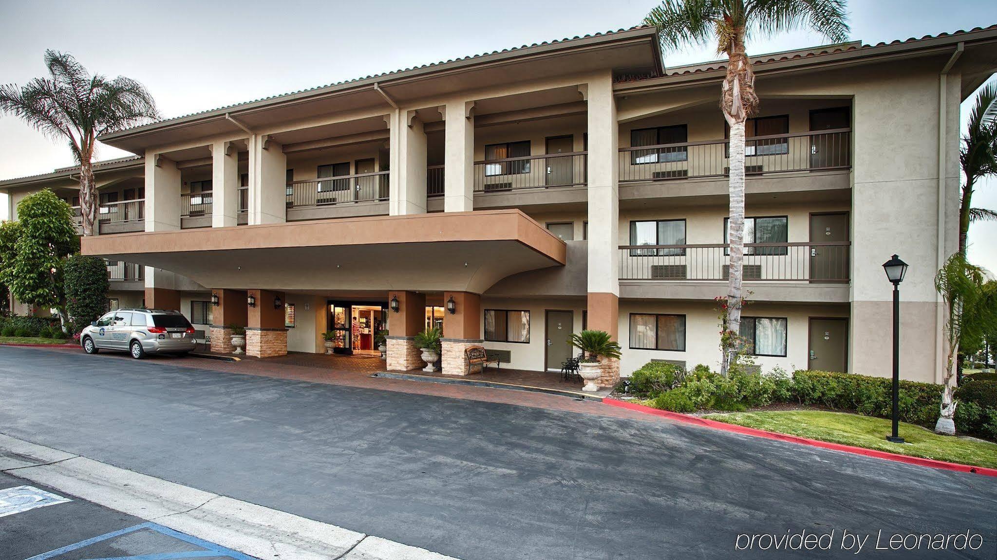 Western Orange County Airport North Hotel 3*