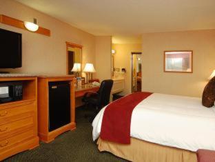 Western Orange County Airport North Hotel