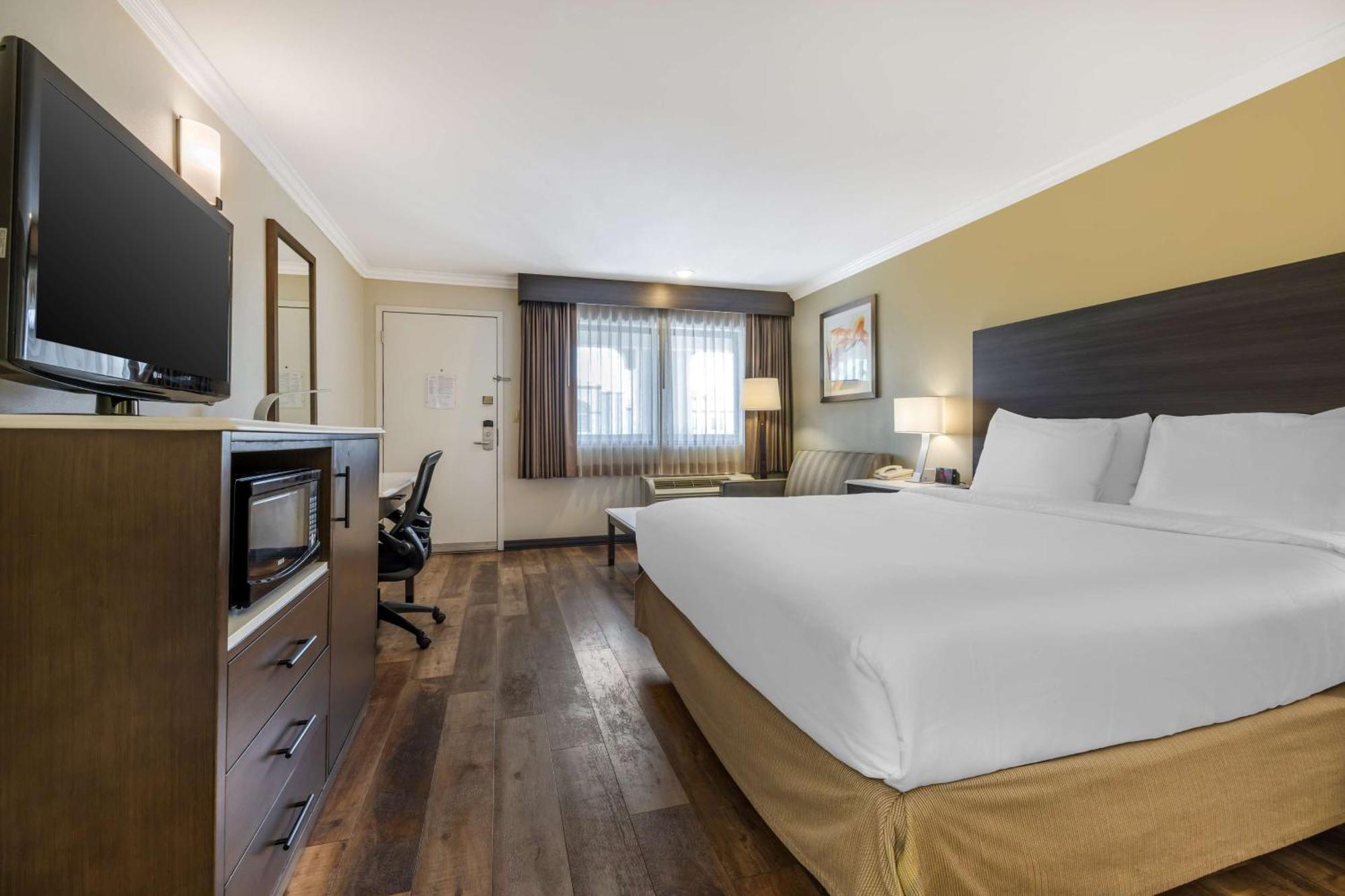 Western Orange County Airport North Hotel Santa Ana