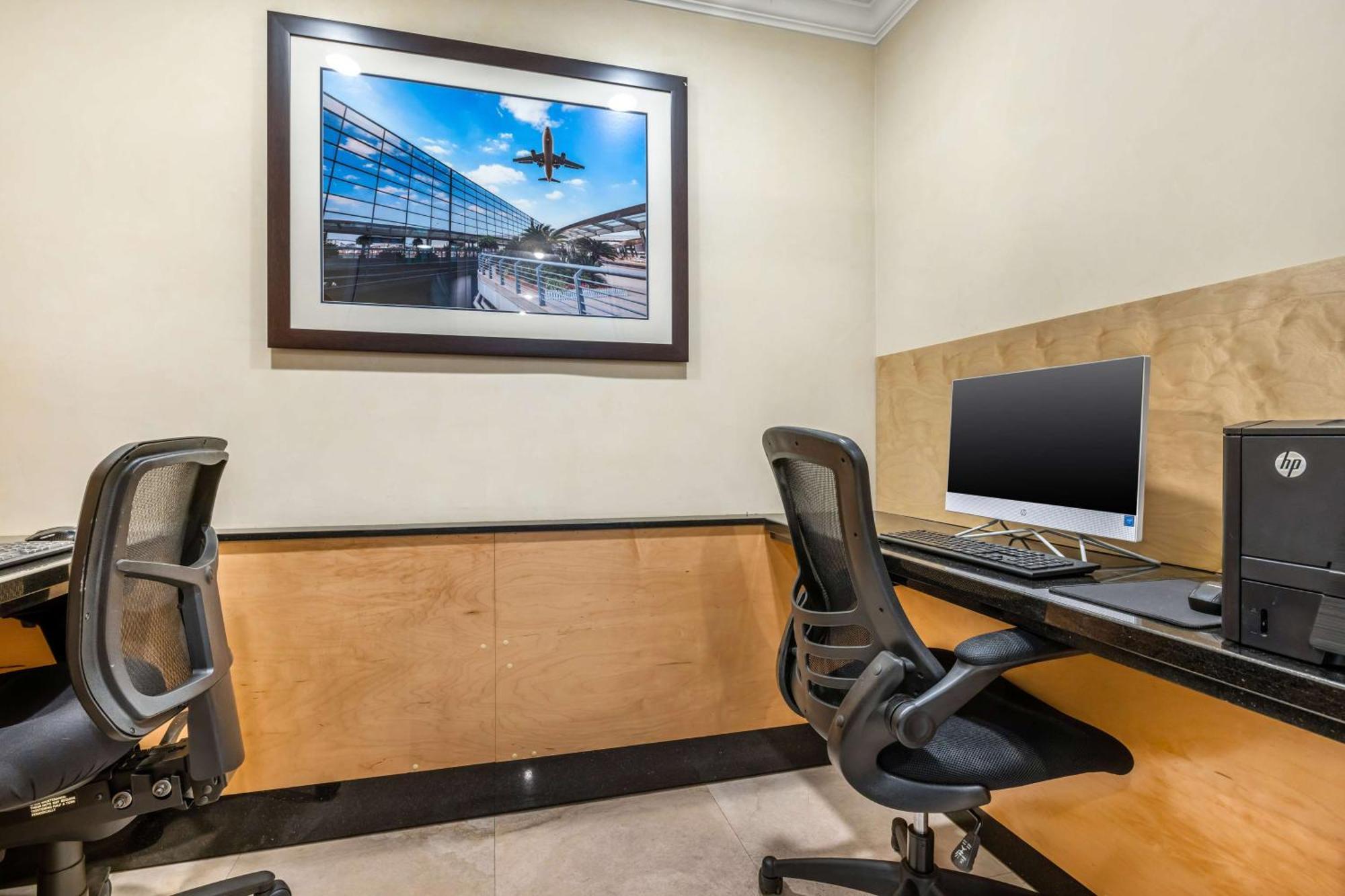 Hotel Western Orange County Airport North