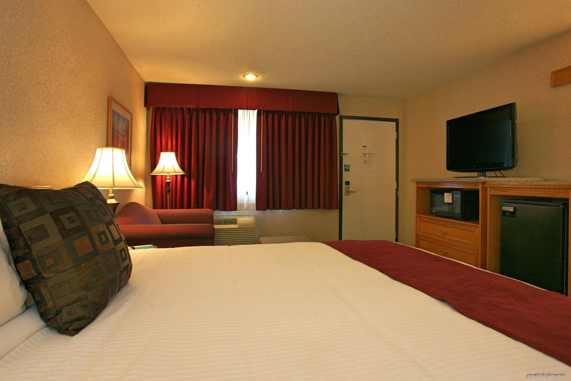 Western Orange County Airport North Hotel